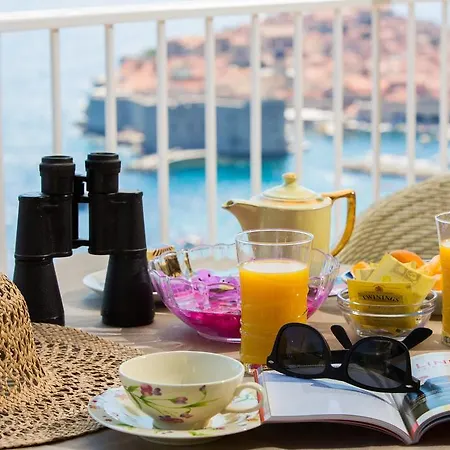 ゲストハウス And Hope